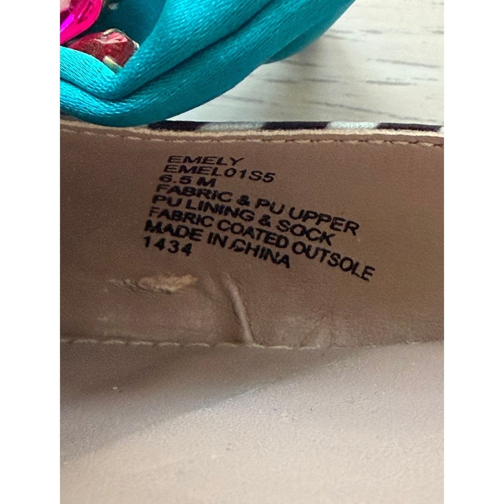 Betsey Johnson Emely Striped Pumps Turquoise Bow Rhinestone Kitten Heels 6.5M - Picture 5 of 5